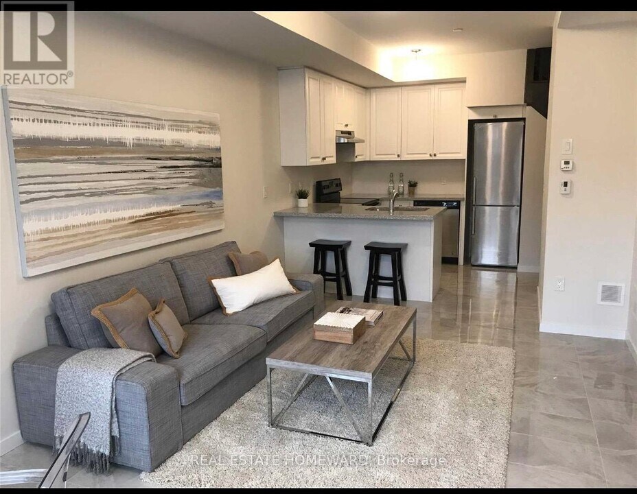 600 Alex Gardner Cir in Aurora, ON - Building Photo