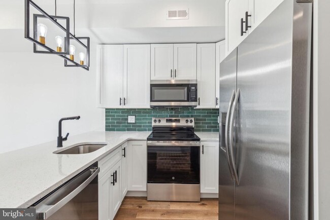 property at 415 W York St
