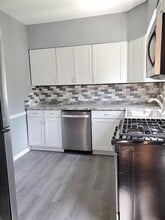 118 Wentworth Ave in Cranston, RI - Building Photo - Building Photo