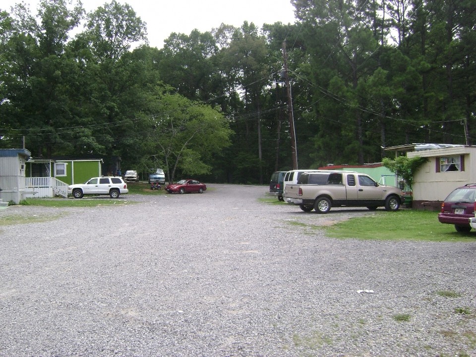 East Brook Mobile Home Park in Dalton, GA - Building Photo