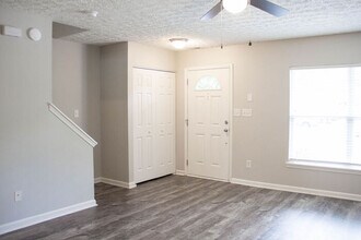 446 St John Dr in Durham, NC - Building Photo - Building Photo