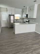 2309 E Viviana St, Unit 1 in Edinburg, TX - Foto de edificio - Building Photo