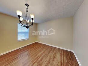 4408 Moselle Dr in Liberty Township, OH - Foto de edificio - Building Photo