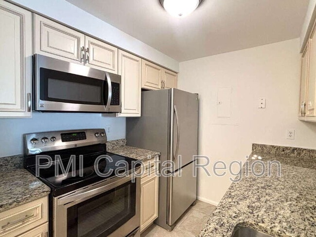 property at 13059 Shadyside Ln