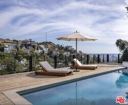 1568 Viewsite Dr in Los Angeles, CA - Building Photo
