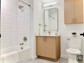 Hamilton Avenue, Unit 630 in White Plains, NY - Foto de edificio - Building Photo