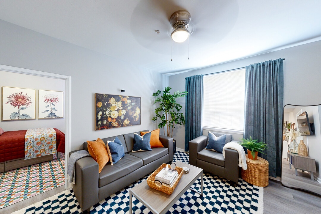 Cadence at Southern in Baton Rouge, LA - Building Photo