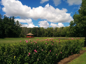 Muir Lake in Getzville, NY - Foto de edificio - Building Photo