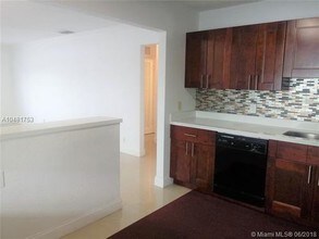 1830 Cleveland St-Unit -8 in Hollywood, FL - Building Photo - Building Photo