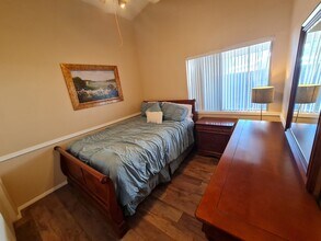 7944 W Charter Oak Rd in Peoria, AZ - Foto de edificio - Building Photo