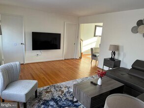 6711 Beddoo St in Alexandria, VA - Building Photo - Building Photo