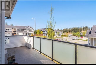 5799 Linley Valley Dr in Nanaimo, BC - Building Photo - Building Photo