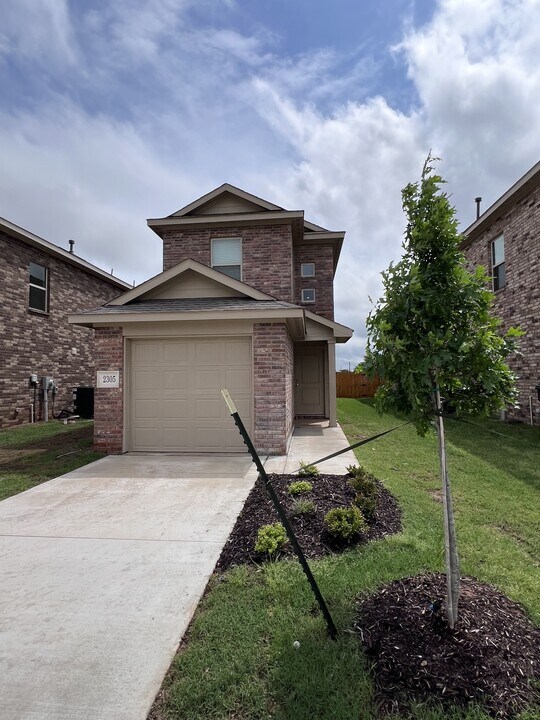 2305 Wolford Ct in Norman, OK - Building Photo