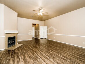 20232 E 43rd Pl S, Unit 2 in Broken Arrow, OK - Foto de edificio - Building Photo