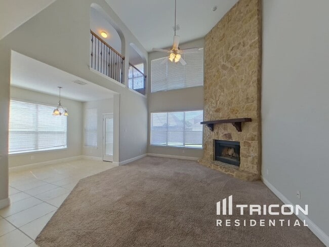 651 Seymour Dr in Frisco, TX - Foto de edificio - Building Photo