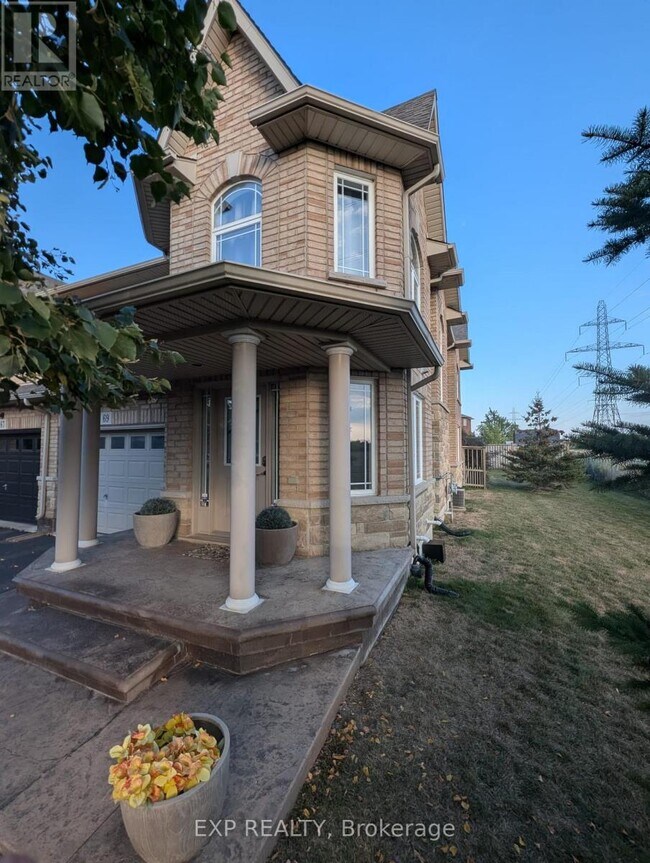 69 Periwinkle Dr in Hamilton, ON - Building Photo - Building Photo
