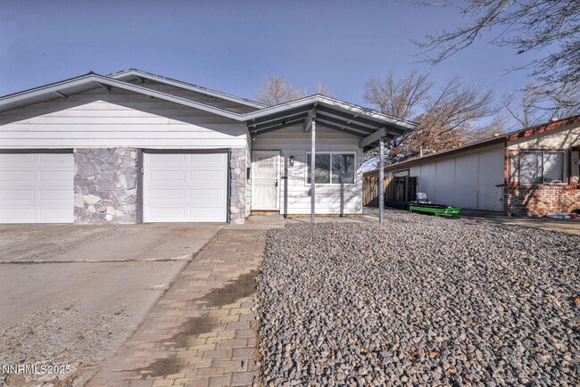 property at 1640 York Wy