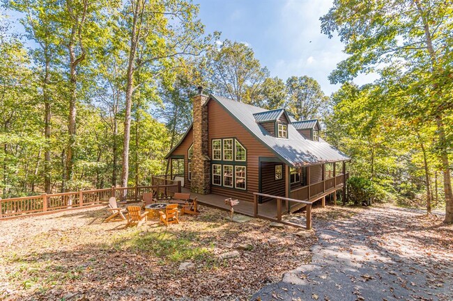 property at 163 Sequoia Trce