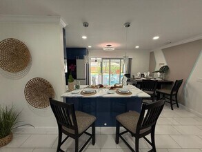 721 NW 36th St in Oakland Park, FL - Building Photo - Building Photo