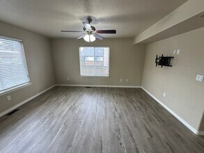 8043 Pinfeather Dr in Fountain, CO - Foto de edificio - Building Photo