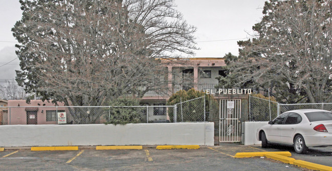 El Pueblito in Albuquerque, NM - Foto de edificio - Building Photo