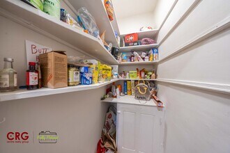 1863 Beacon St, Unit 2 in Brookline, MA - Building Photo - Building Photo