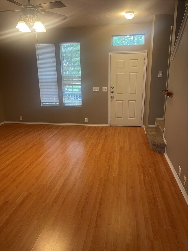 property at 2215 Walnut Fair Ln