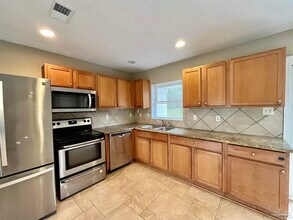 1127 Redwood Ln in Gulf Breeze, FL - Building Photo - Building Photo