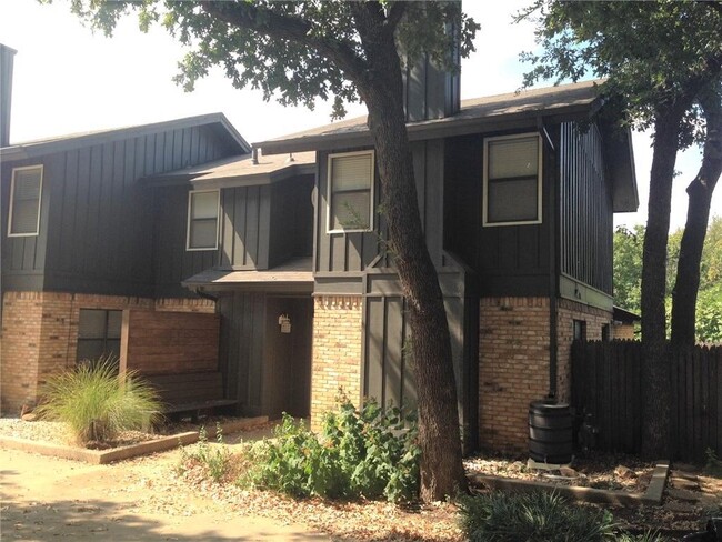 1720 Stonegate Dr in Denton, TX - Building Photo - Building Photo