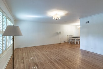 605 4th St in Wilmette, IL - Building Photo - Building Photo