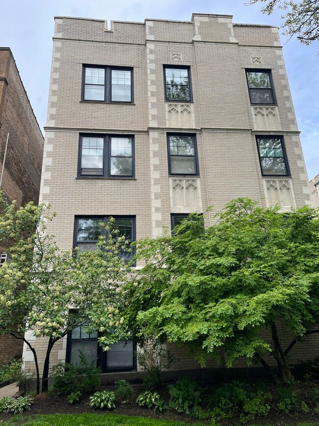 544 Sheridan Rd, Unit #G in Evanston, IL - Building Photo - Building Photo