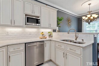 126 Cline Falls Dr in Holly Springs, NC - Building Photo - Building Photo