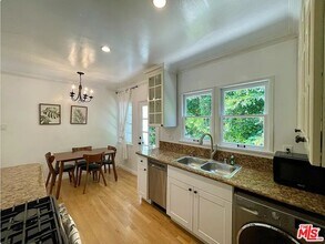 953 19th St in Santa Monica, CA - Building Photo - Building Photo