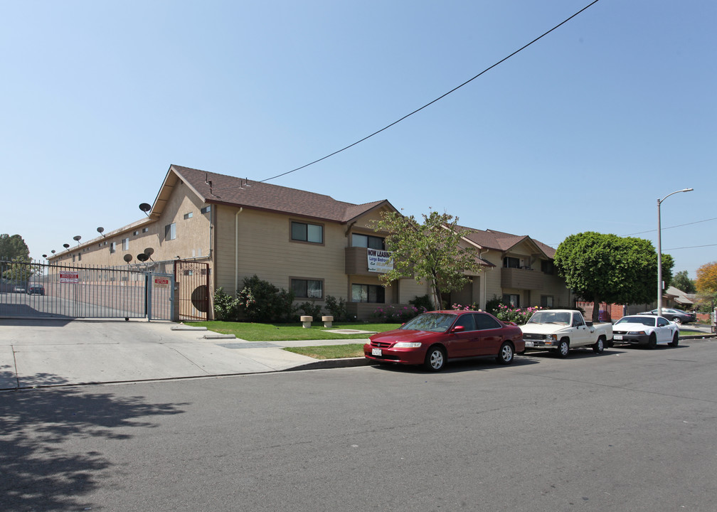 Arminta Apartments in Sun Valley, CA - Building Photo