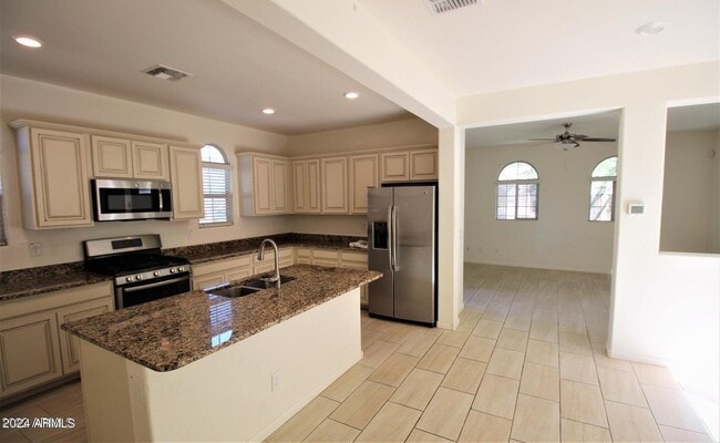 property at 3173 S Magnolia Ln