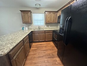 512 W Elm St in Durant, OK - Building Photo - Building Photo