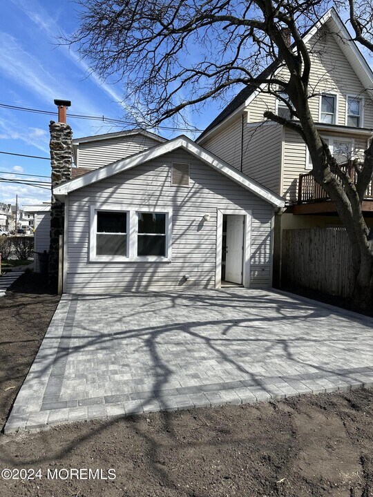 193-195 Bay Ave in Highlands, NJ - Building Photo