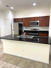 3531 NE 12th Ct in Cape Coral, FL - Foto de edificio - Building Photo