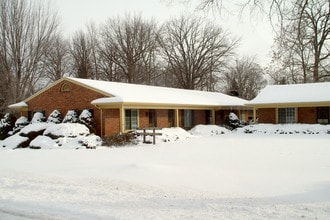 2040 Cashin St in Burton, MI - Foto de edificio - Building Photo