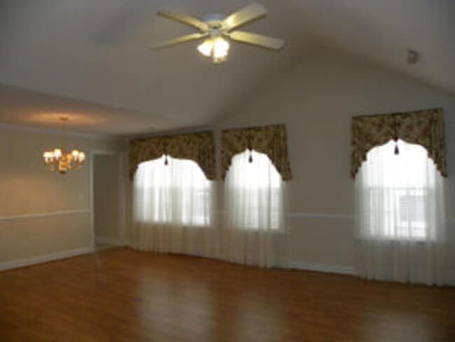 9112 Woodcreek Ct in North Charleston, SC - Building Photo - Building Photo