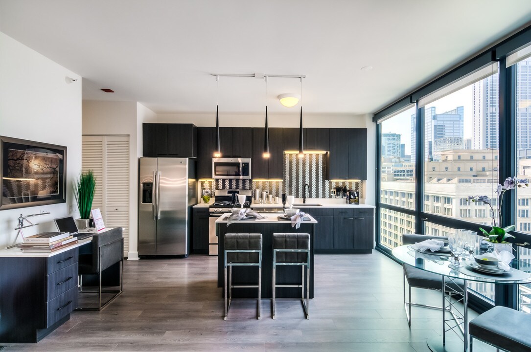 53 E Lake St-Unit -2709 in Chicago, IL - Building Photo