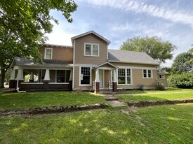 903 College Dr, Unit 1 in Anderson, IN - Building Photo