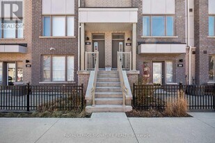 1525 Kingston Rd in Pickering, ON - Building Photo