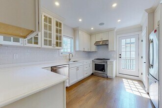 102 Beacon St in Somerville, MA - Building Photo - Building Photo