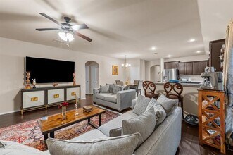 201 Whitman Dr in McKinney, TX - Building Photo - Building Photo