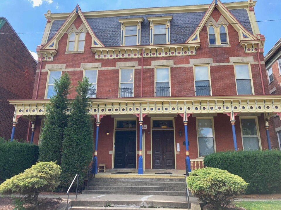 1203 N W Ave, Unit 102 in Pittsburgh, PA - Foto de edificio