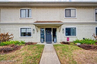 14750 Beach Blvd in Jacksonville, FL - Building Photo - Building Photo