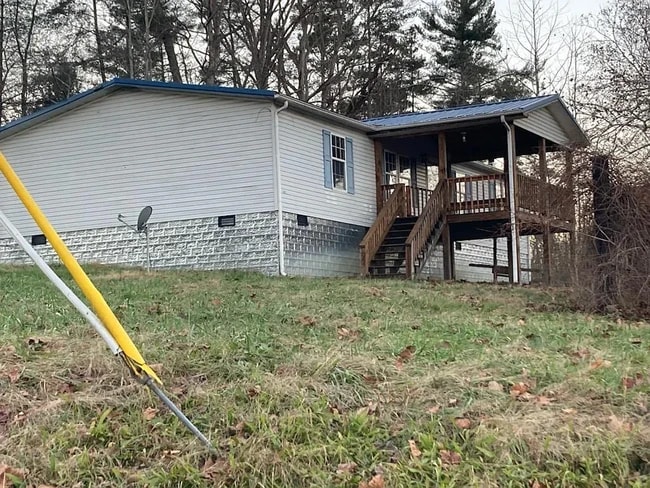 property at 911 Back Valley Rd