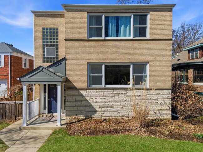556 Barton Ave in Evanston, IL - Building Photo - Building Photo