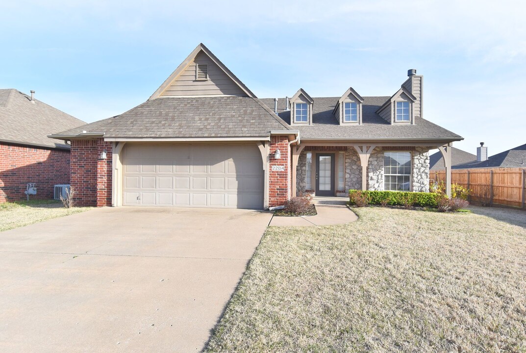 2204 E Princeton St in Broken Arrow, OK - Building Photo